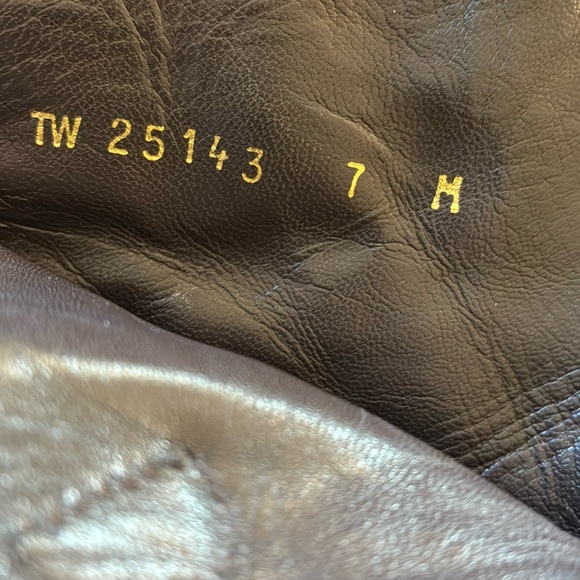 STUART WEITZMAN leather combat boots, brown, brass buckle/straps, lug sole. 7 - Picture 13 of 17